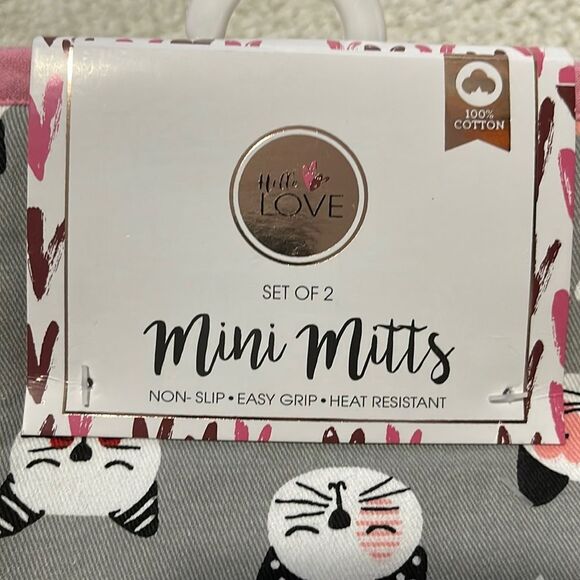 NWT- Hello Love. Three Kitchen Towels & a pair of mini oven mitts. Kitty Themed - Picture 8 of 8